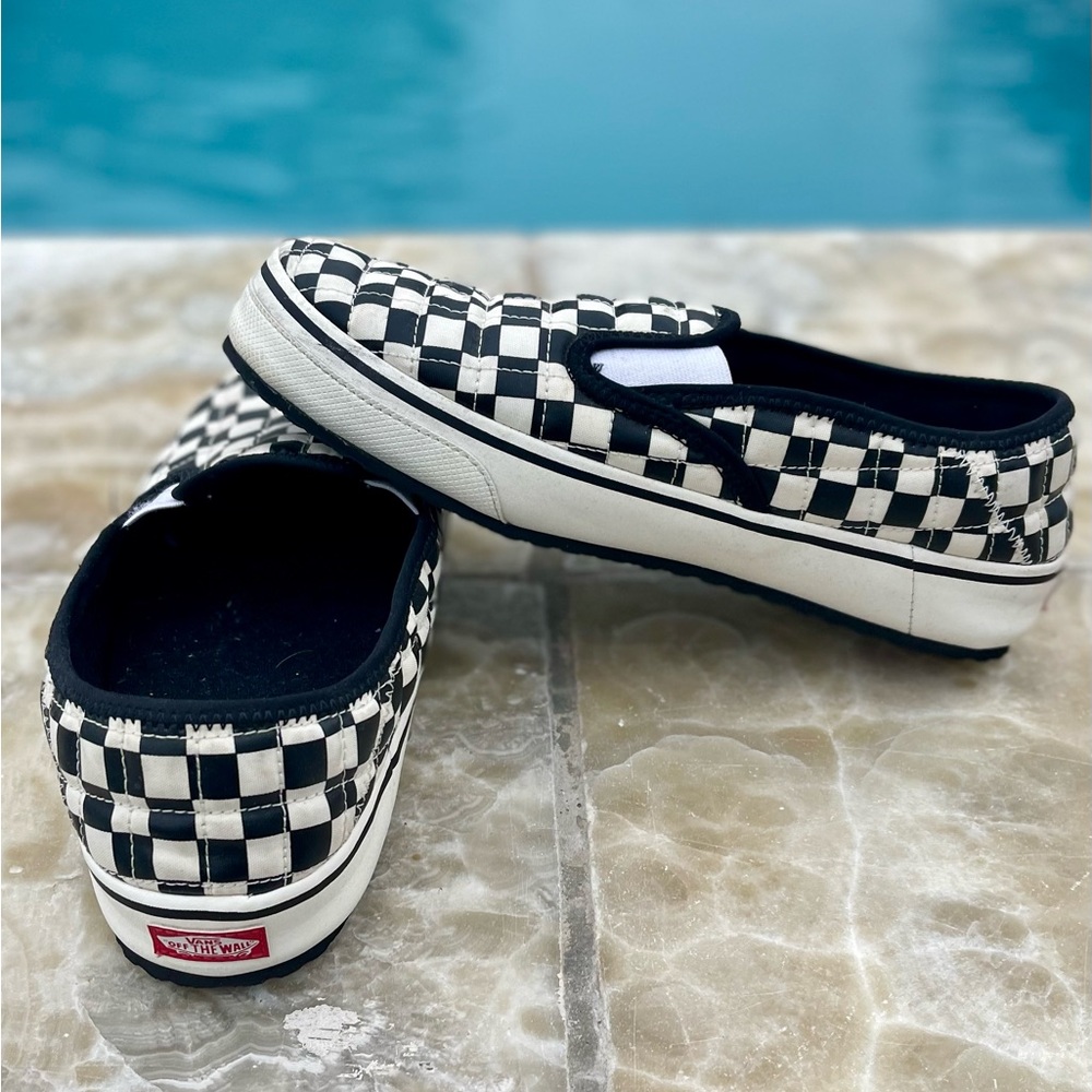 Men’s Vans slippers excellent condition 10